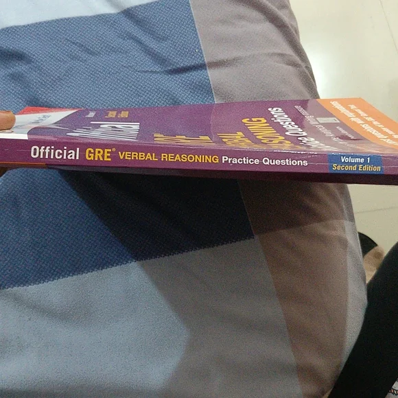 Official GRE verbal reasoning vol 1 - Picture 7 of 7